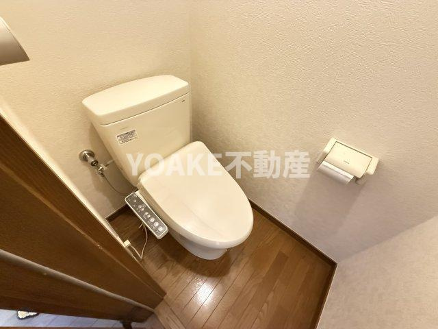 海老名市東柏ケ谷１丁目のアパートのトイレ|画像はリフォーム・クリーニング前のものです。現況優先。