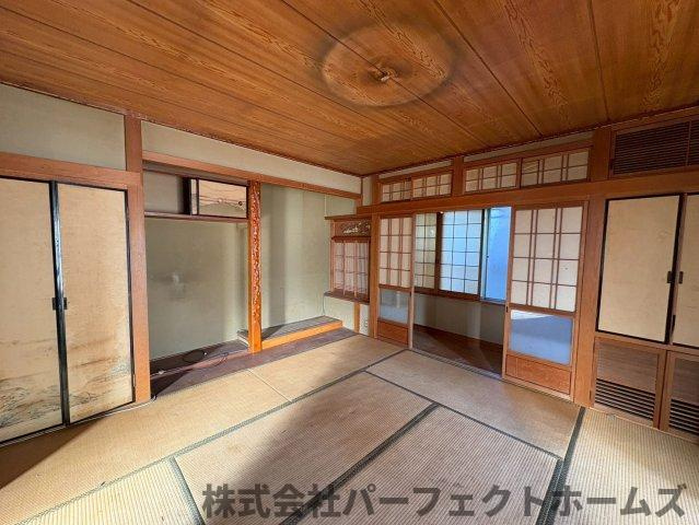 養父丘2丁目戸建の和室|柔らかい畳が心地よい和室