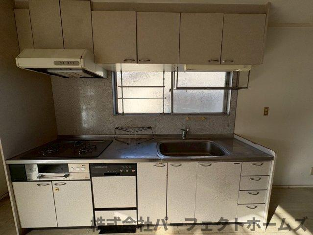 養父丘2丁目戸建のキッチン|お料理しやすいキッチンです