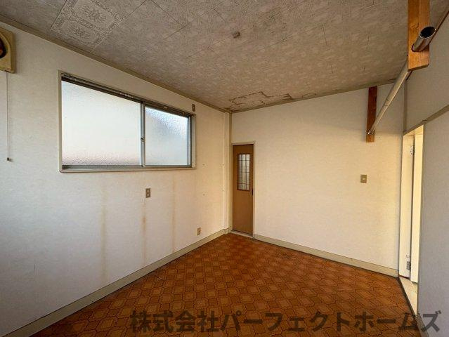 養父丘2丁目戸建の洋室|使い勝手のいい洋室です