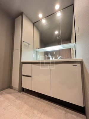 【独立洗面台】 | プレサンスレジェンド堺筋本町タワー | プレサンスレジェンド堺筋本町タワー　三面鏡独立洗面台