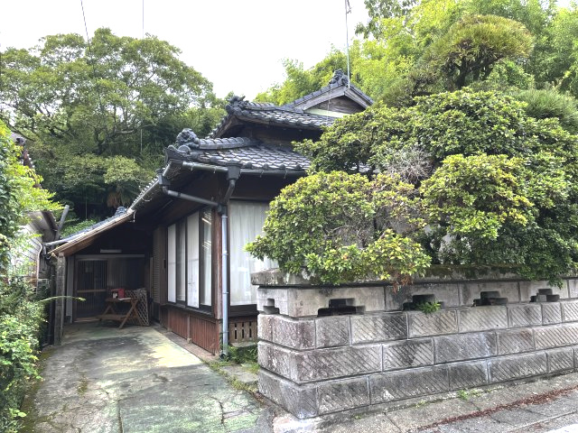 串間市大字西方の中古一戸建の外観|今町地区の高台に位置する昭和初期に建てらてた住宅です