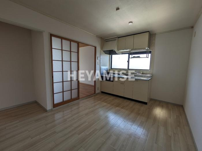 プレジール堀溝A棟の居間・リビング