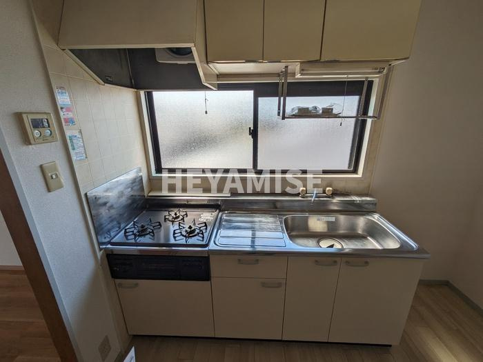 プレジール堀溝A棟のキッチン