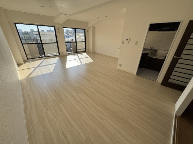 豊中市南桜塚４丁目の賃貸マンションの居間・リビング