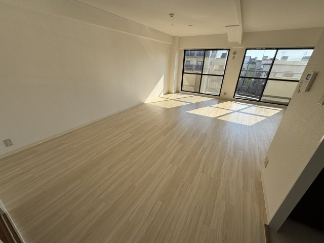 豊中市南桜塚４丁目の賃貸マンションの居間・リビング