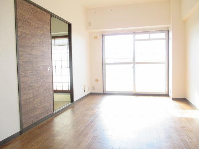 明るくキレイなお部屋です