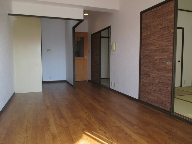 明るくキレイなお部屋です