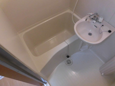 【浴室】 | レジデンスヤマキ | バストイレが別なのでお風呂でゆっくりできますね