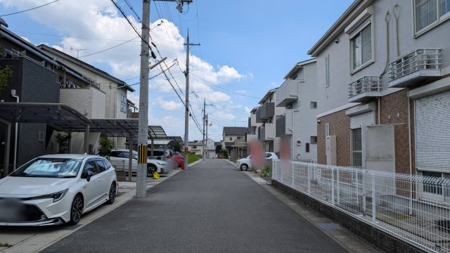 右・嵯峨野東田町２号地の前面道路含む現地写真