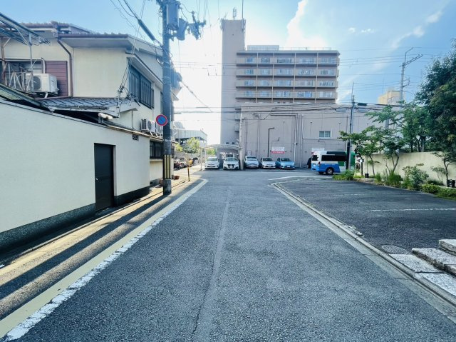 西ノ京原町２号地　条件付土地の前面道路含む現地写真