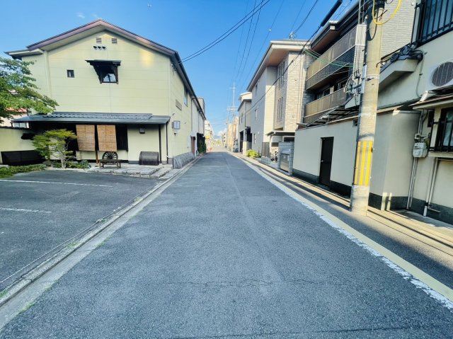 西ノ京原町２号地　条件付土地の前面道路含む現地写真