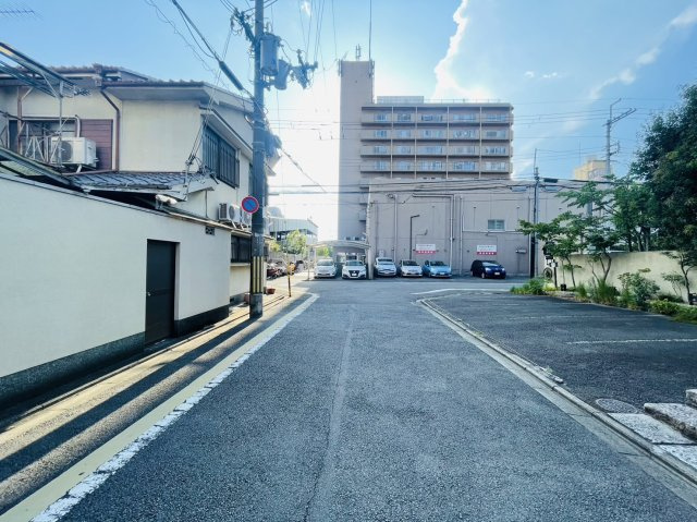 西ノ京原町２号地　条件付土地の前面道路含む現地写真