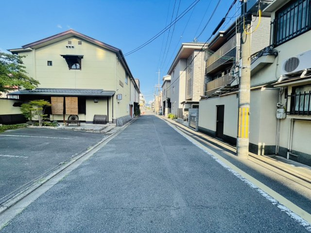 西ノ京原町２号地　条件付土地の前面道路含む現地写真