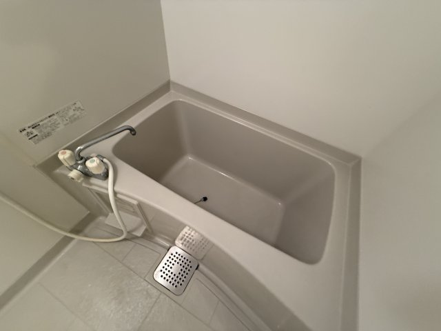 ヴィラコート服部の浴室