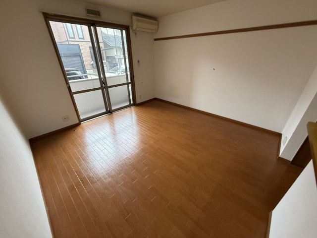 ヴィラコート服部の居間・リビング