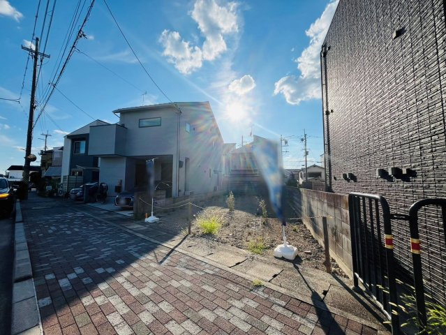 深草小久保町　条件無土地|周辺には高い建物がないので開放的！
近鉄・地下鉄・京阪の３沿線利用可なので各方面へアクセスしやすく、通勤やお出かけに便利♪