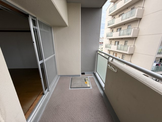 シティコート曽根東町三番館のバルコニー