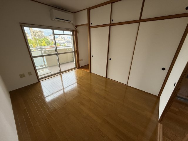 シティコート曽根東町三番館の洋室