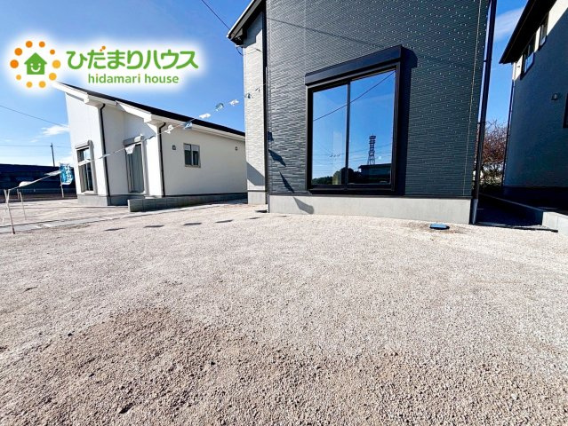 【収納】 | 石岡市茨城1期　新築戸建　2号棟 | 大容量のクローゼット完備！オシャレな奥様の洋服選びもより楽しくなりますね♪