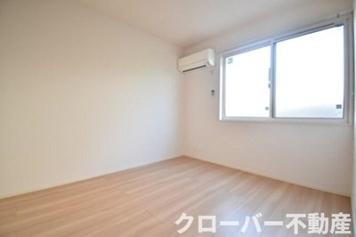 【洋室】 | シャンゼリーゼ | 北洋室５．２帖