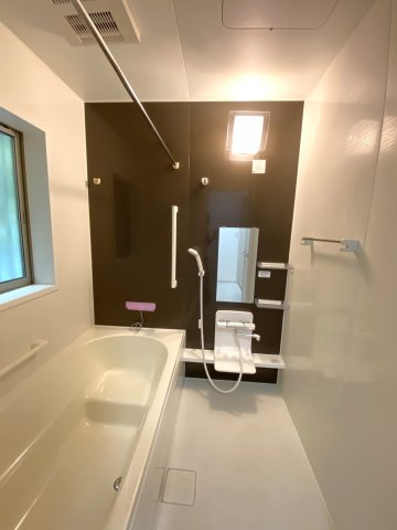 東金市滝中古戸建の浴室