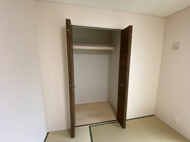 東金市滝中古戸建の収納