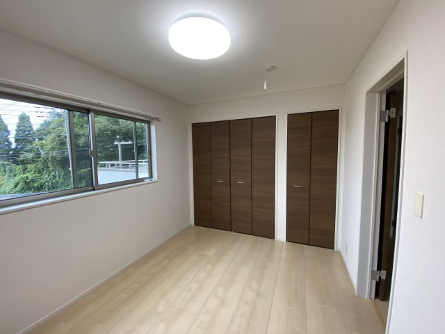 東金市滝中古戸建の洋室