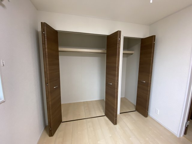 東金市滝中古戸建の収納