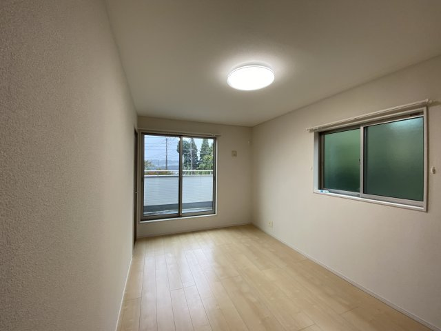 東金市滝中古戸建の洋室