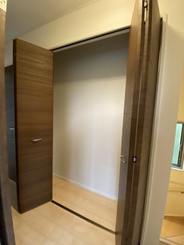 東金市滝中古戸建の収納