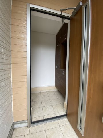 東金市滝中古戸建の玄関