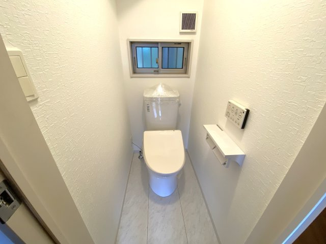 東金市滝中古戸建のトイレ