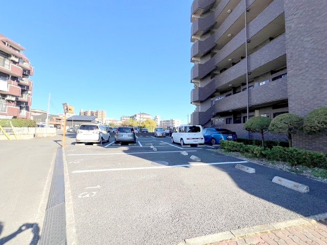 ドラゴンマンション立川壱番館の駐車場