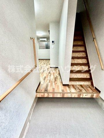 花園東町１丁目テラスハウスの玄関