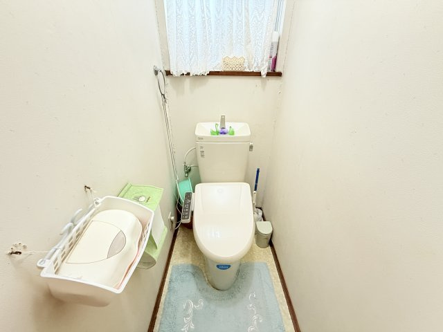 かすみがうら市稲吉南中古住宅のトイレ