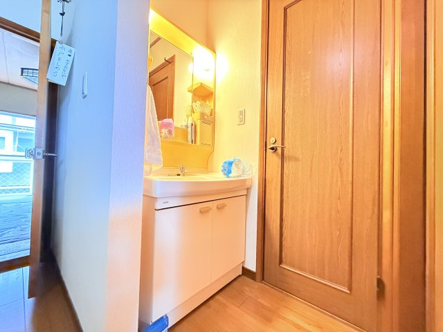 かすみがうら市稲吉南中古住宅の独立洗面台