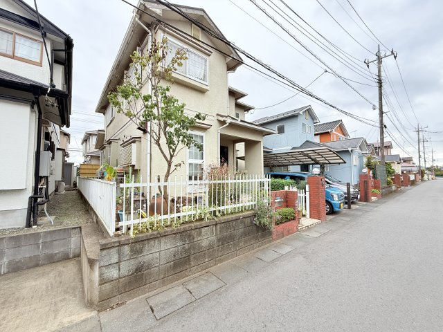 かすみがうら市稲吉南中古住宅の前面道路含む現地写真