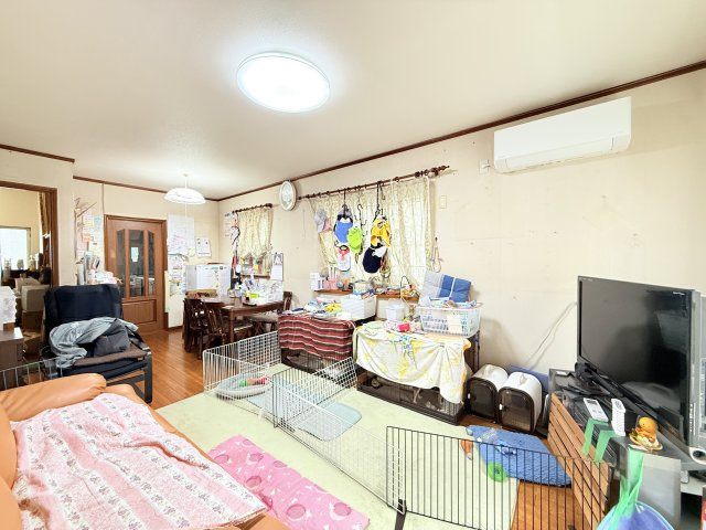 かすみがうら市稲吉南中古住宅の居間・リビング