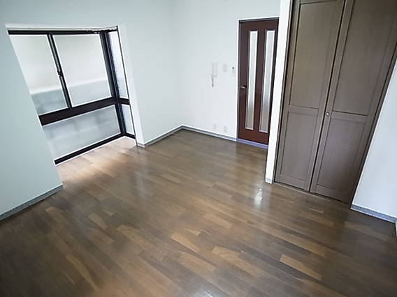 ラフィーヌ六甲の居間・リビング