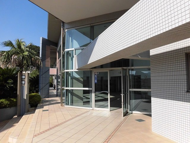 JR横須賀線「逗子」駅徒歩7分！コープ湘南逗子　4階のエントランス|エントランス