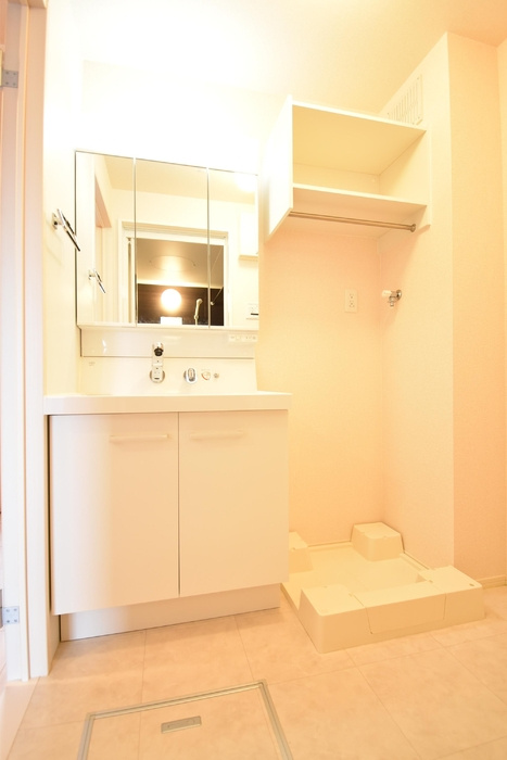 ブランノワール前塩屋|洗髪洗面化粧台・室内洗濯機置場