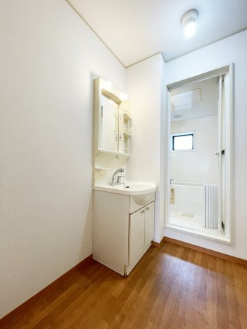 ルミエール A棟の洗面所