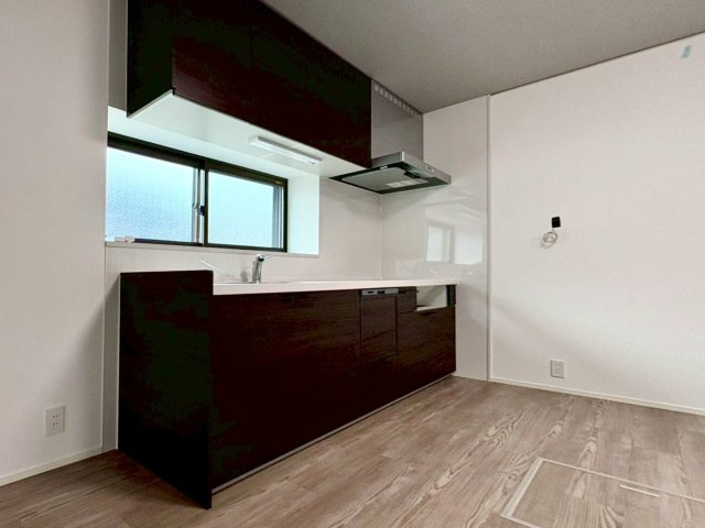 (キッチン）
システムキッチンお料理も楽しみです♪