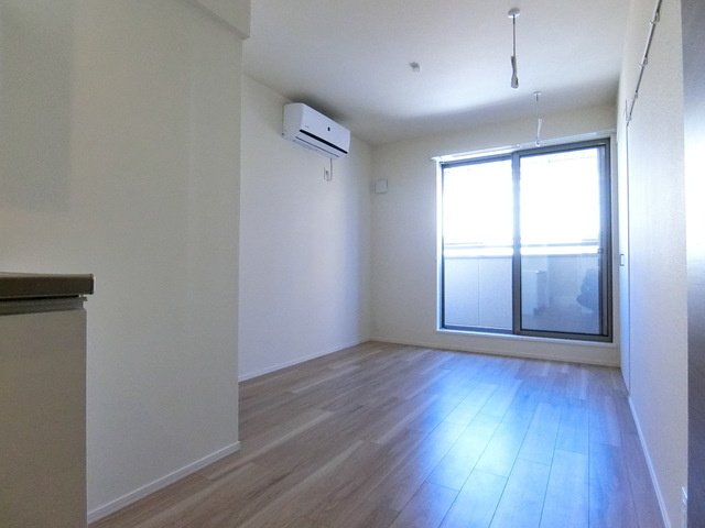 プチメゾン横山の居間・リビング