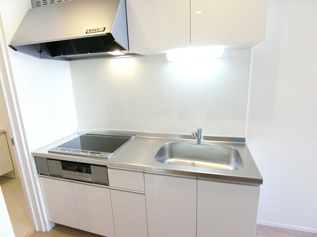 プチメゾン横山のキッチン|2口コンロで便利なグリル付きシステムキッチン★