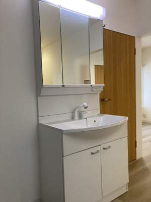 【独立洗面台】 | 台東区池之端2丁目戸建(連棟)