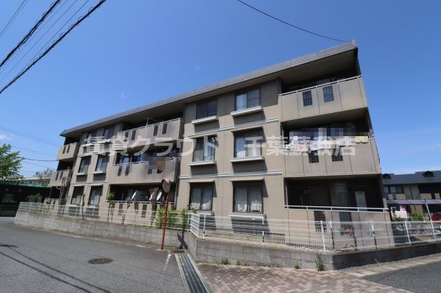 キャロットハウスの駐車場|駐車場があるので、車を買う予定の方も安心です