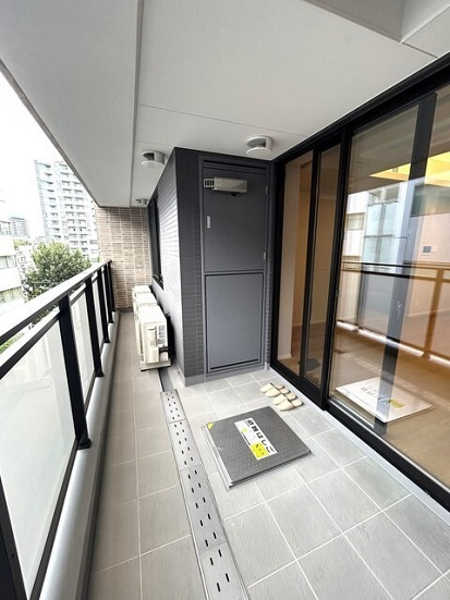 千代田区六番町の賃貸マンションのバルコニー