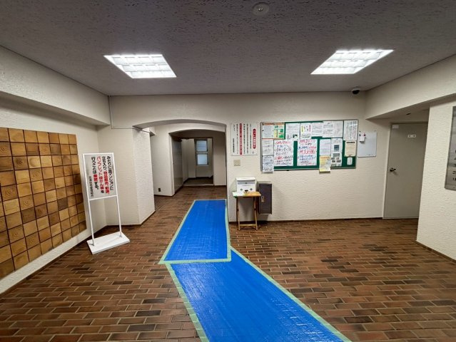 志津住宅のエントランス